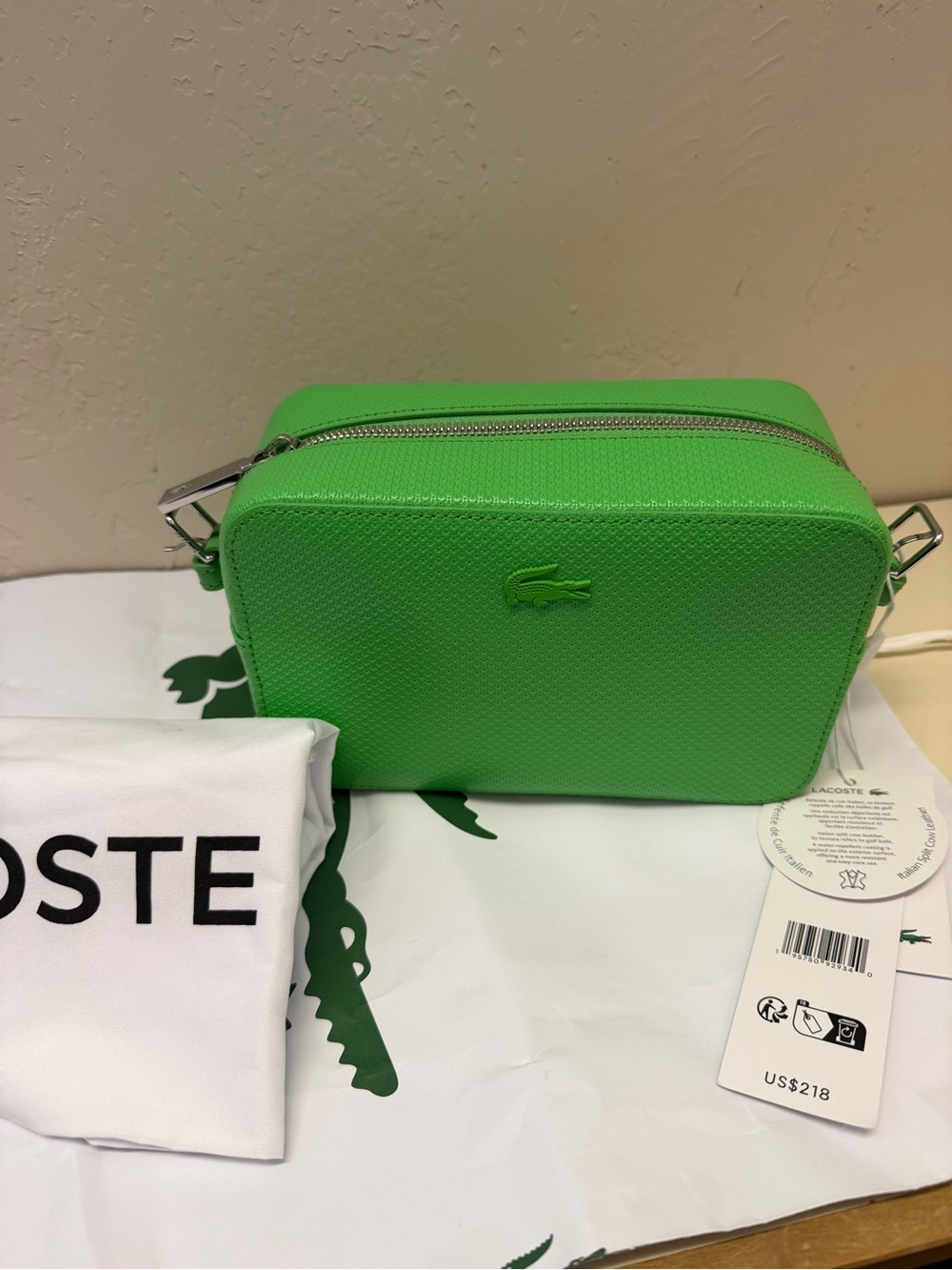 NWT Lacoste Chantaco Leather Crossbody Bag Oseille Green + Dust Bag